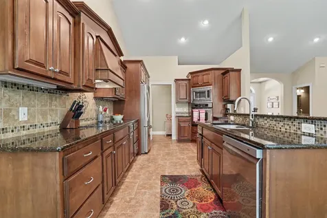 2491 Millstone Dubuque IA 52002