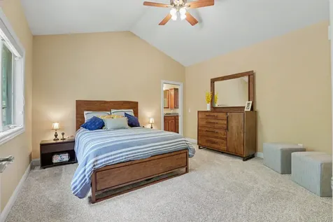2491 Millstone Dubuque IA 52002