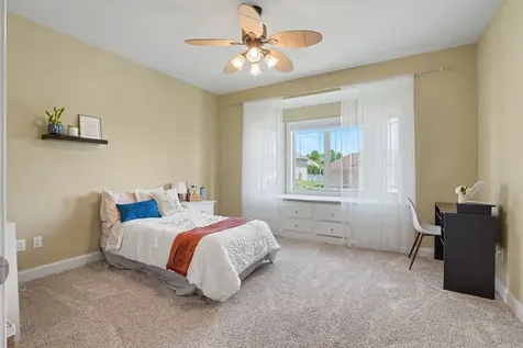 2491 Millstone Dubuque IA 52002