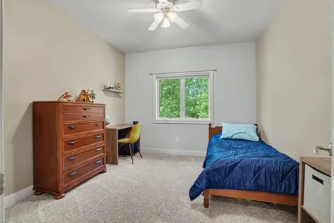 2491 Millstone Dubuque IA 52002