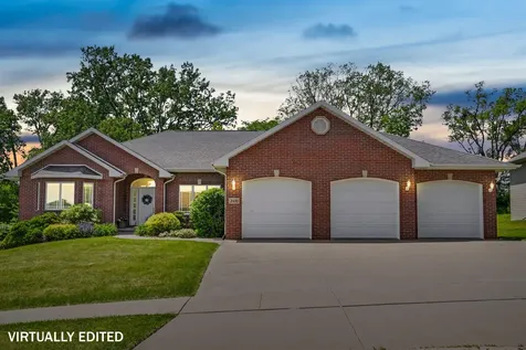 2491 Millstone Dubuque IA 52002