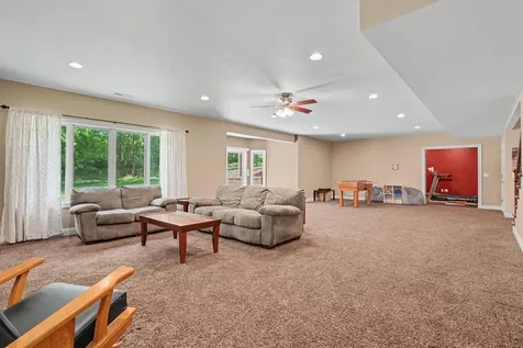 2491 Millstone Dubuque IA 52002