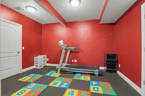 2491 Millstone Dubuque IA 52002