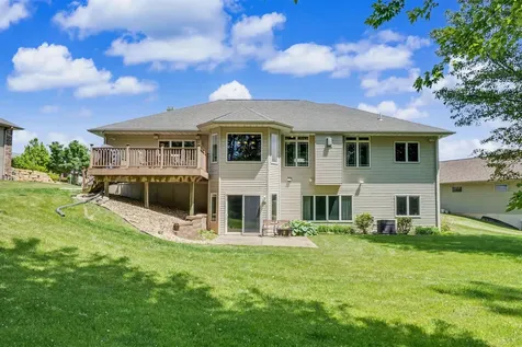 2491 Millstone Dubuque IA 52002