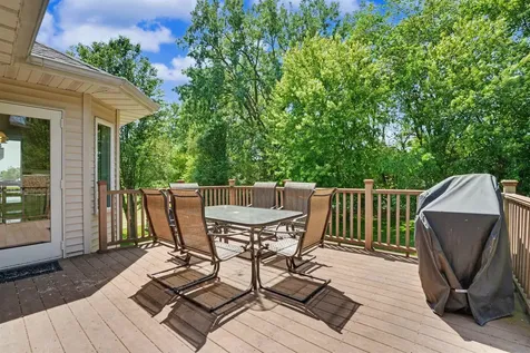 2491 Millstone Dubuque IA 52002