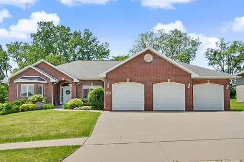 2491 Millstone Dubuque IA 52002