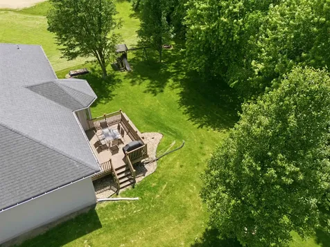 2491 Millstone Dubuque IA 52002
