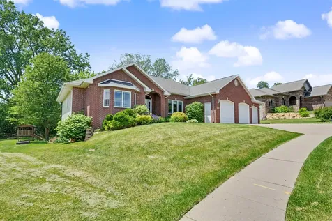 2491 Millstone Dubuque IA 52002