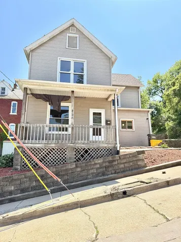 2106 Kleine Dubuque IA 52001