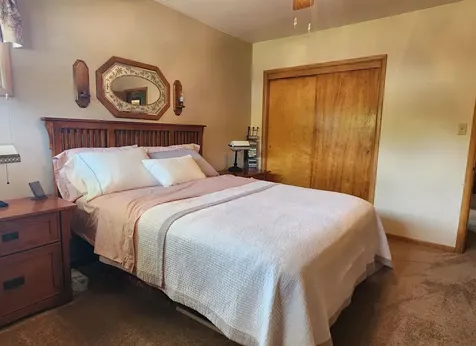 1705 Diane Dubuque IA 52003