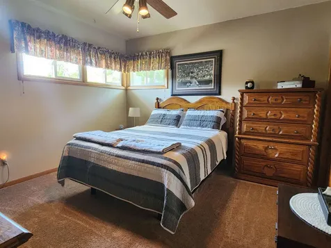1705 Diane Dubuque IA 52003