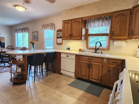 1705 Diane Dubuque IA 52003