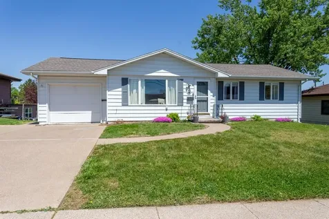 1425 Kane Dubuque IA 52001