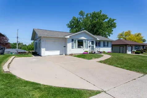 1425 Kane Dubuque IA 52001
