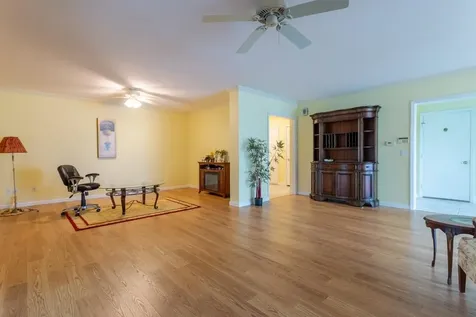 3214 Lake Ridge Unit E Dubuque IA 52003