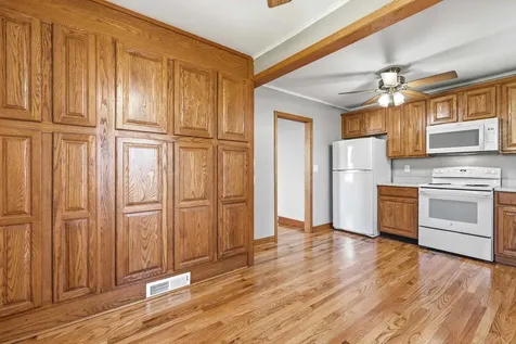 1935 N Grandview Dubuque IA 52001