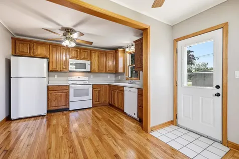 1935 N Grandview Dubuque IA 52001