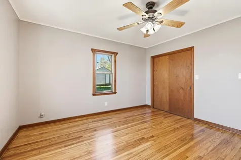 1935 N Grandview Dubuque IA 52001