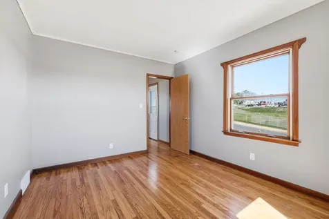 1935 N Grandview Dubuque IA 52001
