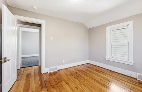 1935 N Grandview Dubuque IA 52001