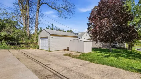 1935 N Grandview Dubuque IA 52001