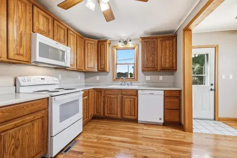1935 N Grandview Dubuque IA 52001