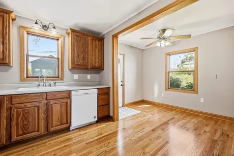 1935 N Grandview Dubuque IA 52001