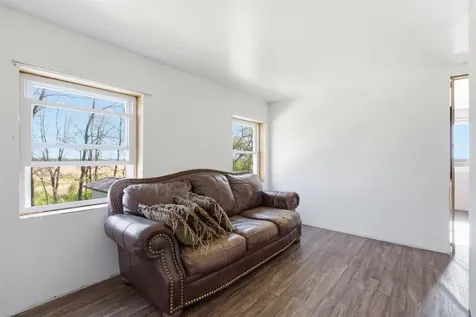 2842 285 Hopkinton IA 52237