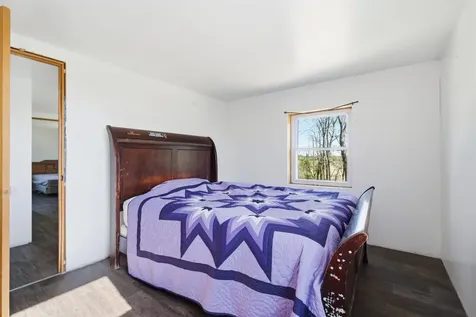 2842 285 Hopkinton IA 52237