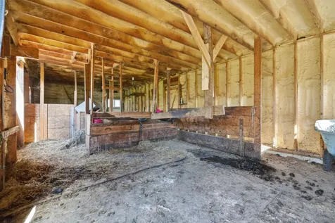 2842 285 Hopkinton IA 52237