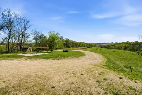 2842 285 Hopkinton IA 52237