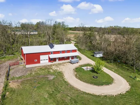 2842 285 Hopkinton IA 52237