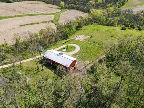 2842 285 Hopkinton IA 52237