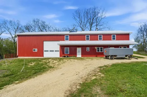 2842 285 Hopkinton IA 52237