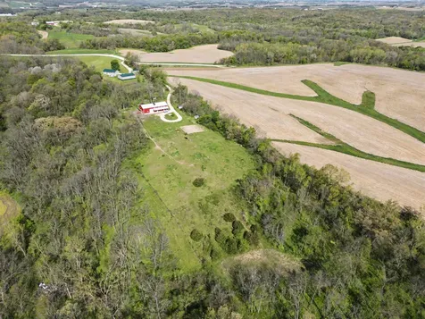 2842 285 Hopkinton IA 52237