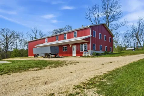 2842 285 Hopkinton IA 52237