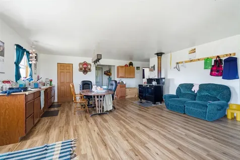 2842 285 Hopkinton IA 52237