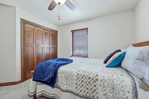 3349 Peach Tree Dubuque IA 52002