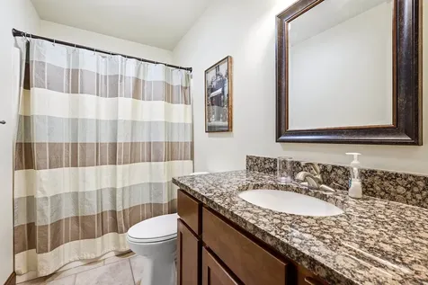 3349 Peach Tree Dubuque IA 52002