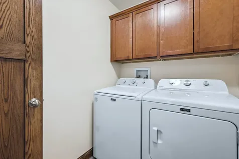 3349 Peach Tree Dubuque IA 52002