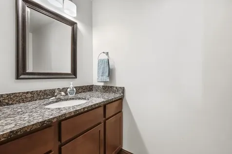 3349 Peach Tree Dubuque IA 52002