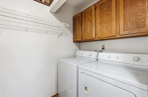2783 Shetland Dubuque IA 52001