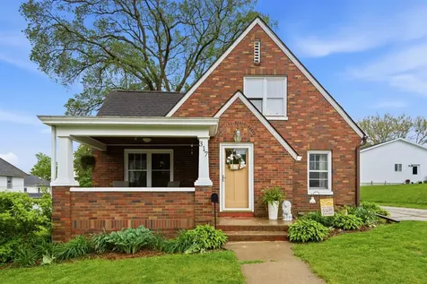 317 W Grand Monticello IA 52310