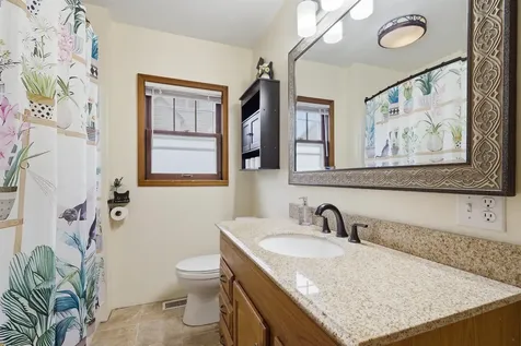 317 W Grand Monticello IA 52310