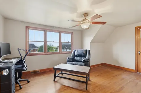 317 W Grand Monticello IA 52310
