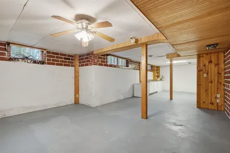 317 W Grand Monticello IA 52310