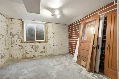 317 W Grand Monticello IA 52310