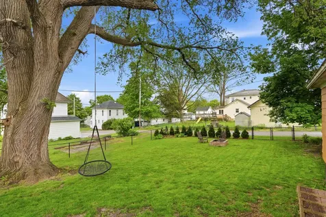 317 W Grand Monticello IA 52310