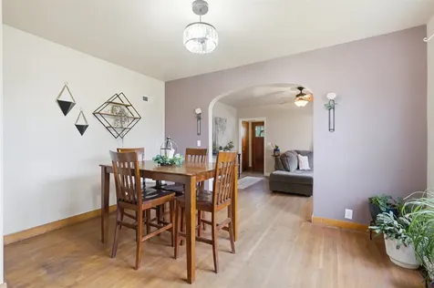 317 W Grand Monticello IA 52310