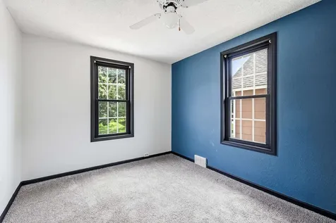 273 N Booth Dubuque IA 52001